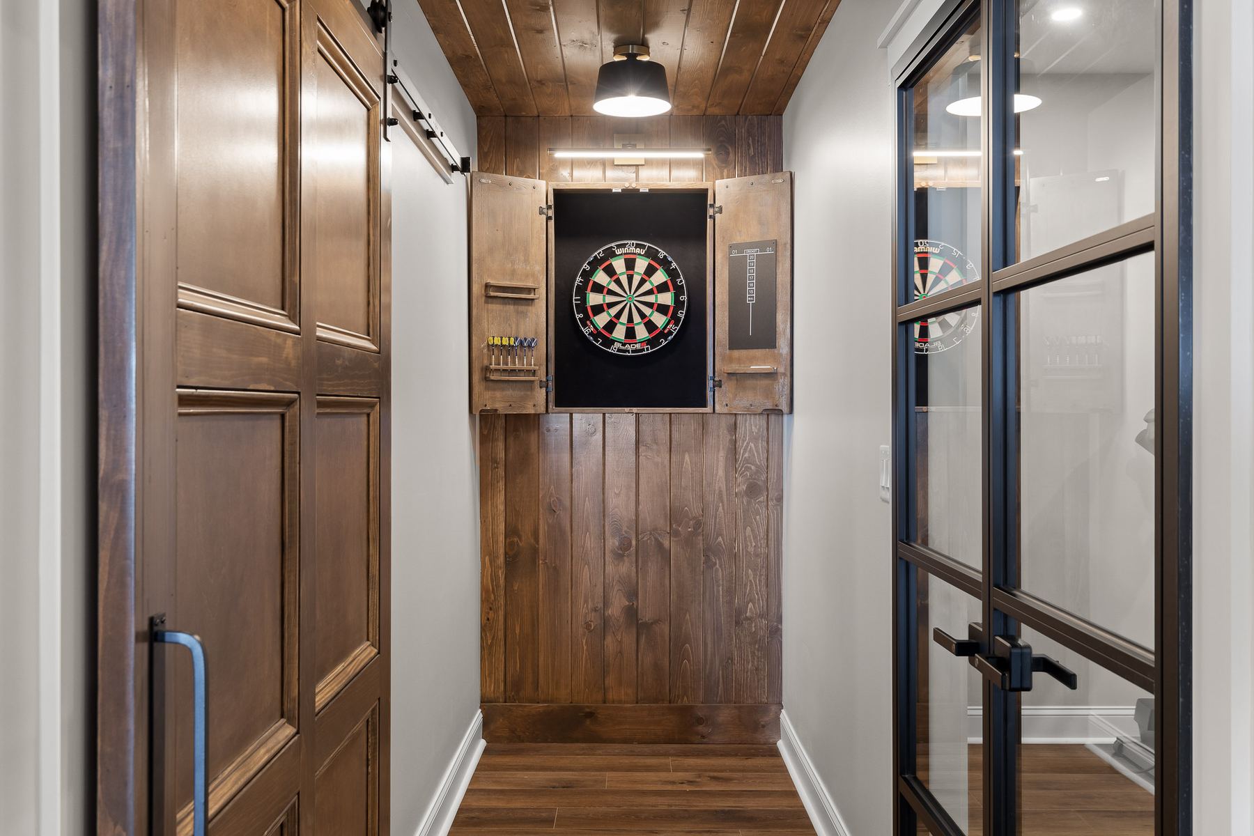 413 Horizon Trail built-in bookshelf and storage