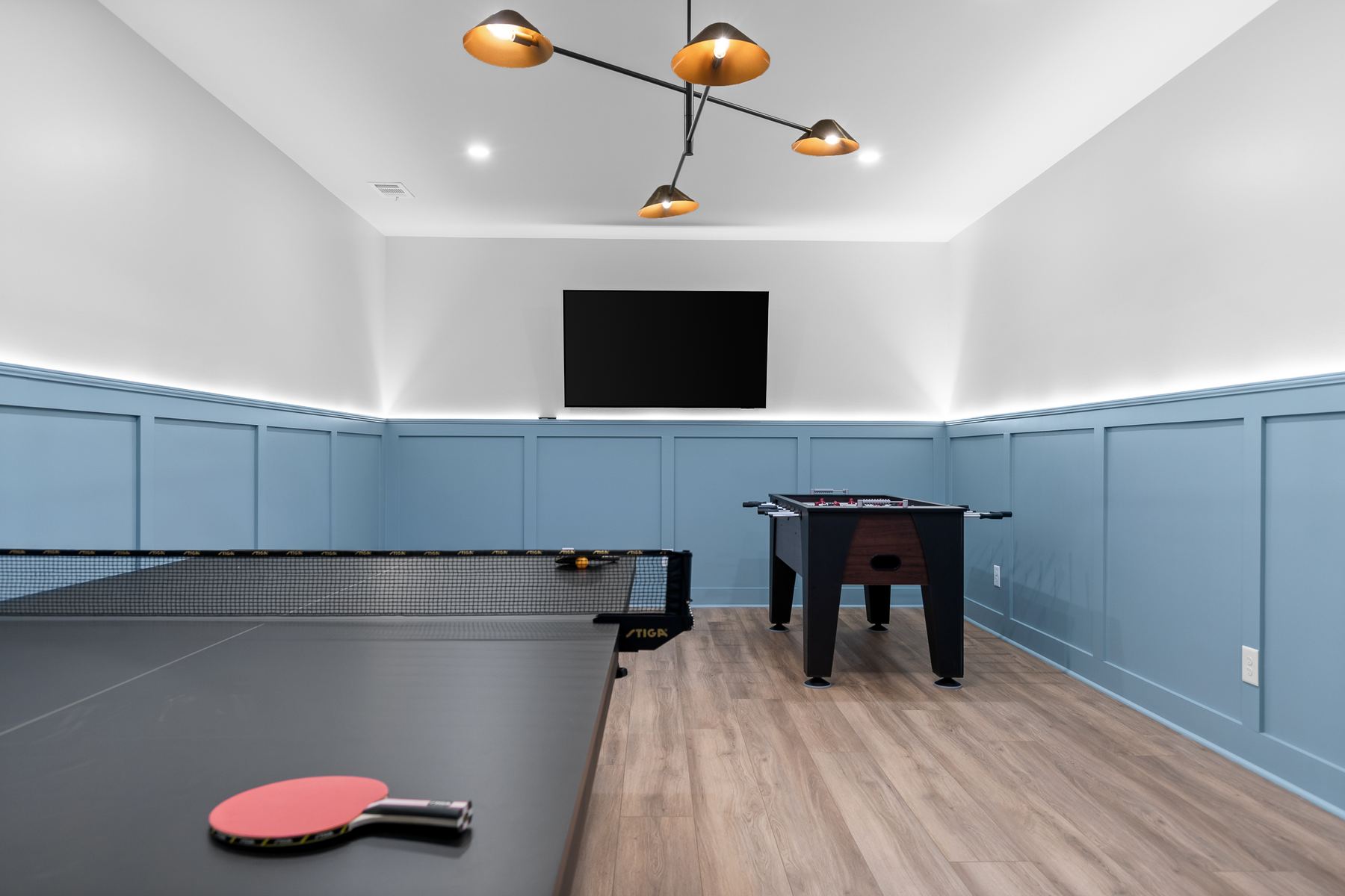 5030 Wellesly linear fireplace and TV wall